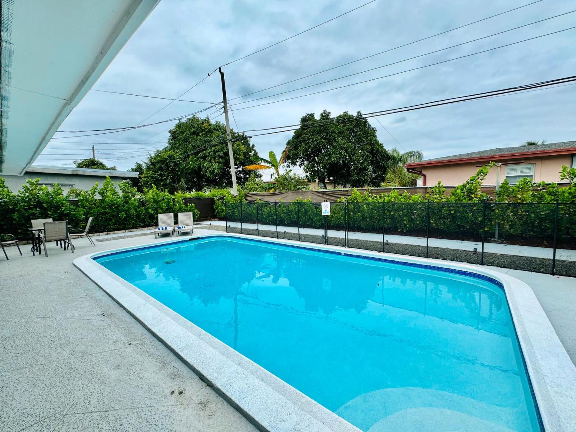 Tropical Villa Pool Courtyard & Garden View Fort Lauderdale Exterior foto