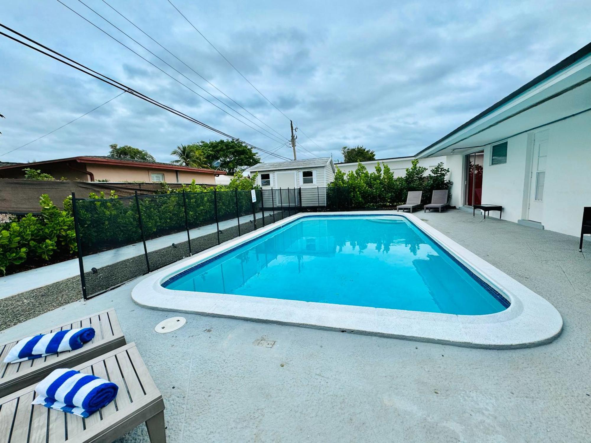 Tropical Villa Pool Courtyard & Garden View Fort Lauderdale Exterior foto